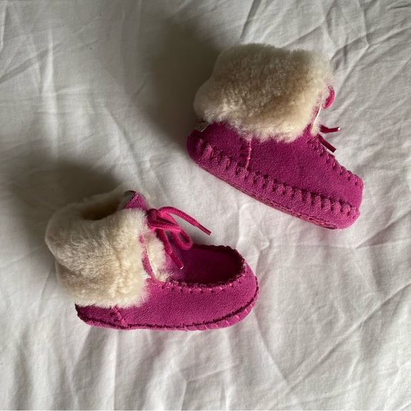 Ugg Baby Pink Furry Boots • 0/1 (0-6m) - Picture 3 of 11